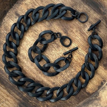 Zwart matte buffelhoorn schakelarmband. Superstoer en vederlicht